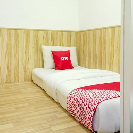 Oyo 90028 Ragula Hotel Johor Bahru Buitenkant foto