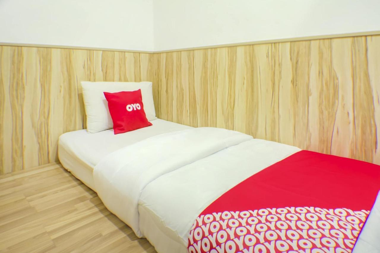 Oyo 90028 Ragula Hotel Johor Bahru Buitenkant foto