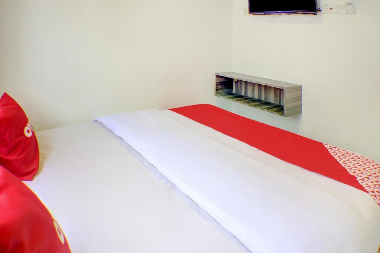 Oyo 90028 Ragula Hotel Johor Bahru Buitenkant foto