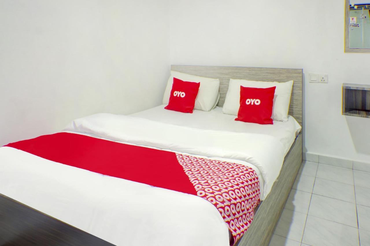 Oyo 90028 Ragula Hotel Johor Bahru Buitenkant foto